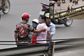 30 ngày “săn” nhóm móc túi ở cổng viện Bạch Mai 30 ngày “săn” nhóm móc túi ở cổng viện Bạch Mai