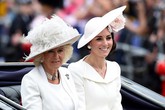 Bà Camilla bức xúc với con dâu cả nhưng cũng đành chịu thua bởi Công nương Kate quá "tỉnh" Bà Camilla bức xúc với con dâu cả nhưng cũng đành chịu thua bởi Công nương Kate quá "tỉnh"