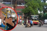Tạm giữ người đàn ông thủ dâm trên xe buýt để xác minh hành vi dâm ô Tạm giữ người đàn ông thủ dâm trên xe buýt để xác minh hành vi dâm ô