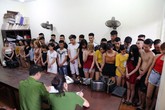 Bắt hơn 40 đối tượng sử dụng ma tuý, bay lắc trong quán karaoke Bắt hơn 40 đối tượng sử dụng ma tuý, bay lắc trong quán karaoke