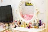 Căn hộ bé tý được trang hoàng như phòng công chúa của nữ diễn viên Việt bị chê "hay khoe ngực" Căn hộ bé tý được trang hoàng như phòng công chúa của nữ diễn viên Việt bị chê "hay khoe ngực"