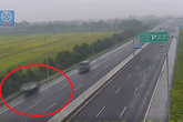 Lái xe ngược chiều trên cao tốc Hà Nội – Hải Phòng, nữ tài xế nhận “quả đắng” Lái xe ngược chiều trên cao tốc Hà Nội – Hải Phòng, nữ tài xế nhận “quả đắng”
