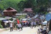 Đẫm nước mắt, cả bản biên giới tham gia đưa tiễn Thiếu tá Vi Văn Nhất về đất mẹ Đẫm nước mắt, cả bản biên giới tham gia đưa tiễn Thiếu tá Vi Văn Nhất về đất mẹ