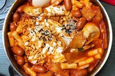 Nồi lẩu ngập tràn 'hải sản' giá 65 ngàn, cơn sốt chưa từng có Nồi lẩu ngập tràn 'hải sản' giá 65 ngàn, cơn sốt chưa từng có
