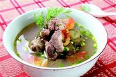 Cách làm canh sườn nấu sấu giải nhiệt ngày nắng nóng Cách làm canh sườn nấu sấu giải nhiệt ngày nắng nóng