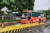 Xe khách bỏ bến, “đại náo” khu công nghiệp (2): Xe vi phạm nhan nhản, xử lý như “đá ném ao bèo” Xe khách bỏ bến, “đại náo” khu công nghiệp (2): Xe vi phạm nhan nhản, xử lý như “đá ném ao bèo”