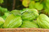 Ăn su su vừa bổ, vừa chữa nhiều bệnh thế này mà nhiều người không biết Ăn su su vừa bổ, vừa chữa nhiều bệnh thế này mà nhiều người không biết