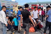 Bắt giữ nam thanh niên đi xe SH sàm sỡ phụ nữ giữa đường để cướp tài sản Bắt giữ nam thanh niên đi xe SH sàm sỡ phụ nữ giữa đường để cướp tài sản