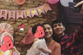 Vợ chồng con trai nuôi nổi tiếng nhất của Hoài Linh: Chồng lái xe, vợ bán hàng Vợ chồng con trai nuôi nổi tiếng nhất của Hoài Linh: Chồng lái xe, vợ bán hàng