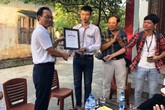 Thủ khoa khối A toàn quốc nhận học bổng tài năng của ĐH Bách khoa Hà Nội Thủ khoa khối A toàn quốc nhận học bổng tài năng của ĐH Bách khoa Hà Nội