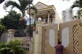 Một Việt kiều 'khóc cạn nước mắt' vì nhờ người quen trong nước đứng tên nhà đất Một Việt kiều 'khóc cạn nước mắt' vì nhờ người quen trong nước đứng tên nhà đất
