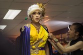 Hoài Linh, Hoài Lâm và dàn sao tất bật hoá trang, giả gái ở hậu trường Hoài Linh, Hoài Lâm và dàn sao tất bật hoá trang, giả gái ở hậu trường