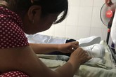 Vụ bé trai tử vong do điện giật: Đôi giày mới và nước mắt người mẹ Vụ bé trai tử vong do điện giật: Đôi giày mới và nước mắt người mẹ