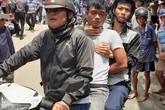 Hiệp sĩ bất chấp nguy hiểm đuổi theo 2 tên trộm lấy lại tài sản cho bị hại và giây phút chạnh lòng Hiệp sĩ bất chấp nguy hiểm đuổi theo 2 tên trộm lấy lại tài sản cho bị hại và giây phút chạnh lòng