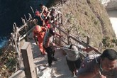Du khách Việt bị sóng cuốn tử nạn trên bãi biển nổi tiếng của Bali Du khách Việt bị sóng cuốn tử nạn trên bãi biển nổi tiếng của Bali