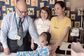 Hành trình tìm lại hy vọng cho cô bé có gương mặt dị dạng Hành trình tìm lại hy vọng cho cô bé có gương mặt dị dạng