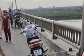 Vụ cô gái trẻ để lại xe máy nhảy xuống sông Hồng mất tích: Nhắn tin vĩnh biệt bạn trai trước khi tự tử nhưng không nói rõ địa điểm Vụ cô gái trẻ để lại xe máy nhảy xuống sông Hồng mất tích: Nhắn tin vĩnh biệt bạn trai trước khi tự tử nhưng không nói rõ địa điểm