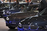 Thuế về 0%, ôtô giảm giá, dân Việt bỏ xe cỏ lên đời xe sang Thuế về 0%, ôtô giảm giá, dân Việt bỏ xe cỏ lên đời xe sang