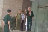 Bệnh viện 108 lên tiếng vụ người nhà bệnh nhân tố bị đánh "không trượt phát nào" Bệnh viện 108 lên tiếng vụ người nhà bệnh nhân tố bị đánh "không trượt phát nào"