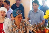 Vợ của liệt sĩ biên phòng Vi Văn Nhất được đặc cách tuyển dụng viên chức giáo viên mầm non Vợ của liệt sĩ biên phòng Vi Văn Nhất được đặc cách tuyển dụng viên chức giáo viên mầm non