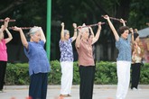 Những lưu ý với người cao tuổi bị loãng xương Những lưu ý với người cao tuổi bị loãng xương