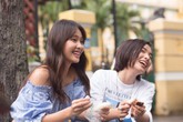 City Girls: Châu Bùi, Khả Ngân “vật vã” mua 3 món đồ ở chợ Bến Thành chỉ với 100 nghìn đồng City Girls: Châu Bùi, Khả Ngân “vật vã” mua 3 món đồ ở chợ Bến Thành chỉ với 100 nghìn đồng