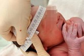 Bé 5 tháng tuổi nôn liên tiếp 2 ngày, vòng đầu to thấy rõ, có nguy cơ tử đột tử vì mắc căn bệnh này Bé 5 tháng tuổi nôn liên tiếp 2 ngày, vòng đầu to thấy rõ, có nguy cơ tử đột tử vì mắc căn bệnh này
