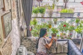Từ khoảng ban công trống trơn, mẹ trẻ khéo tay decor thành "khu vườn" xanh ngập tràn hoa hồng ở TP. HCM Từ khoảng ban công trống trơn, mẹ trẻ khéo tay decor thành "khu vườn" xanh ngập tràn hoa hồng ở TP. HCM