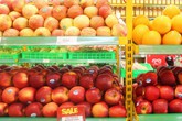 Tại sao bán trái cây nhập khẩu giá rẻ gần một nửa so với thị trường, BHX vẫn có lời? Tại sao bán trái cây nhập khẩu giá rẻ gần một nửa so với thị trường, BHX vẫn có lời?