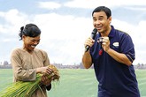 MC Quyền Linh: "Người nghèo toàn gọi tôi là “mày - tao” rất chân tình" MC Quyền Linh: "Người nghèo toàn gọi tôi là “mày - tao” rất chân tình"