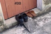 Thấy bức ảnh chụp giày đàn ông ngoài phòng vợ, chồng nhắn hỏi thì nhận câu trả lời khó tin Thấy bức ảnh chụp giày đàn ông ngoài phòng vợ, chồng nhắn hỏi thì nhận câu trả lời khó tin
