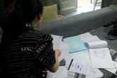 Gia cảnh đáng thương của bé gái 6 tuổi nghi bị bạn của bố xâm hại ở khách sạn Gia cảnh đáng thương của bé gái 6 tuổi nghi bị bạn của bố xâm hại ở khách sạn