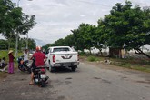 Phát hiện thi thể nam thanh niên trong tư thế treo cổ bên đường Phát hiện thi thể nam thanh niên trong tư thế treo cổ bên đường