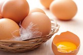 Không muốn "chết oan" thì đừng cho những thực phẩm này vào lò vi sóng Không muốn "chết oan" thì đừng cho những thực phẩm này vào lò vi sóng