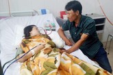 Cô giáo mất cánh tay khi vượt 130 km đến trường Cô giáo mất cánh tay khi vượt 130 km đến trường