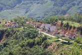 Đìu hiu làng "biệt thự" giữa đại ngàn Đìu hiu làng "biệt thự" giữa đại ngàn