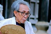 Nhà văn Kim Lân gây ấn tượng không chỉ vai lão Hạc “Làng Vũ Đại ngày ấy” Nhà văn Kim Lân gây ấn tượng không chỉ vai lão Hạc “Làng Vũ Đại ngày ấy”