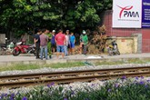 Hà Nội: Băng qua đường, nam thanh niên bị tàu hỏa cán tử vong Hà Nội: Băng qua đường, nam thanh niên bị tàu hỏa cán tử vong