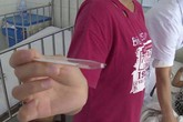 Bé 2 tuổi cắn vỡ nhiệt kế, nuốt phải thủy ngân: Hành động cấp cứu đơn giản của bác sĩ mà ai cũng nên ghi nhớ học theo Bé 2 tuổi cắn vỡ nhiệt kế, nuốt phải thủy ngân: Hành động cấp cứu đơn giản của bác sĩ mà ai cũng nên ghi nhớ học theo