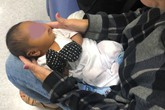 Bỏ trẻ sơ sinh 6 ngày tuổi vào túi xách để bay lậu Bỏ trẻ sơ sinh 6 ngày tuổi vào túi xách để bay lậu