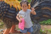 Ăn 5 chiếc bánh xèo, người phụ nữ để lại đứa con 3 tuổi cho chủ quán Ăn 5 chiếc bánh xèo, người phụ nữ để lại đứa con 3 tuổi cho chủ quán
