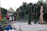 Người phụ nữ Quảng Bình cố vượt gác chắn bị tàu cán chết Người phụ nữ Quảng Bình cố vượt gác chắn bị tàu cán chết