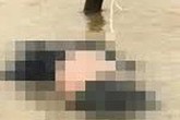 Người dân hoảng hốt phát hiện thi thể đang phân hủy trôi dạt vào bờ biển Người dân hoảng hốt phát hiện thi thể đang phân hủy trôi dạt vào bờ biển