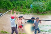 Công an viên bị nước cuốn tử vong khi giúp dân chống lũ ở Lâm Đồng Công an viên bị nước cuốn tử vong khi giúp dân chống lũ ở Lâm Đồng