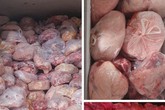 Thu giữ 40 tấn thịt đông lạnh hôi thối suýt bị làm giò chả Thu giữ 40 tấn thịt đông lạnh hôi thối suýt bị làm giò chả