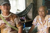 Gặp bạn cũ bán vé số ngoài đường, người đàn ông hành xử đáng ngưỡng mộ Gặp bạn cũ bán vé số ngoài đường, người đàn ông hành xử đáng ngưỡng mộ