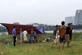 Tìm thấy thi thể nữ sinh nhảy cầu Vĩnh Tuy Tìm thấy thi thể nữ sinh nhảy cầu Vĩnh Tuy