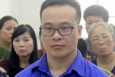Cựu bác sĩ làm giả bệnh án tâm thần được giảm hai năm tù Cựu bác sĩ làm giả bệnh án tâm thần được giảm hai năm tù