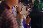 Hậu ly hôn, Song Joong Ki "trốn mất tăm" còn Song Hye Kyo lại ngày càng sexy không ngại khoe da thịt đi chơi muôn nơi Hậu ly hôn, Song Joong Ki "trốn mất tăm" còn Song Hye Kyo lại ngày càng sexy không ngại khoe da thịt đi chơi muôn nơi