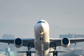 Những vật dụng bị cấm hoàn toàn khi đi máy bay Những vật dụng bị cấm hoàn toàn khi đi máy bay